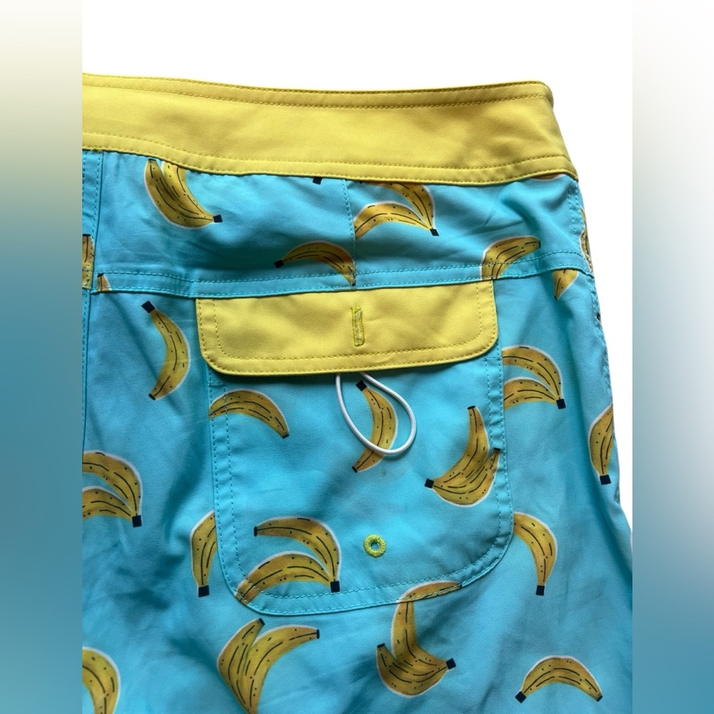 Chubbies Men's Banana Print Swim Shorts - Yellow and Blue - Picture 6 of 9